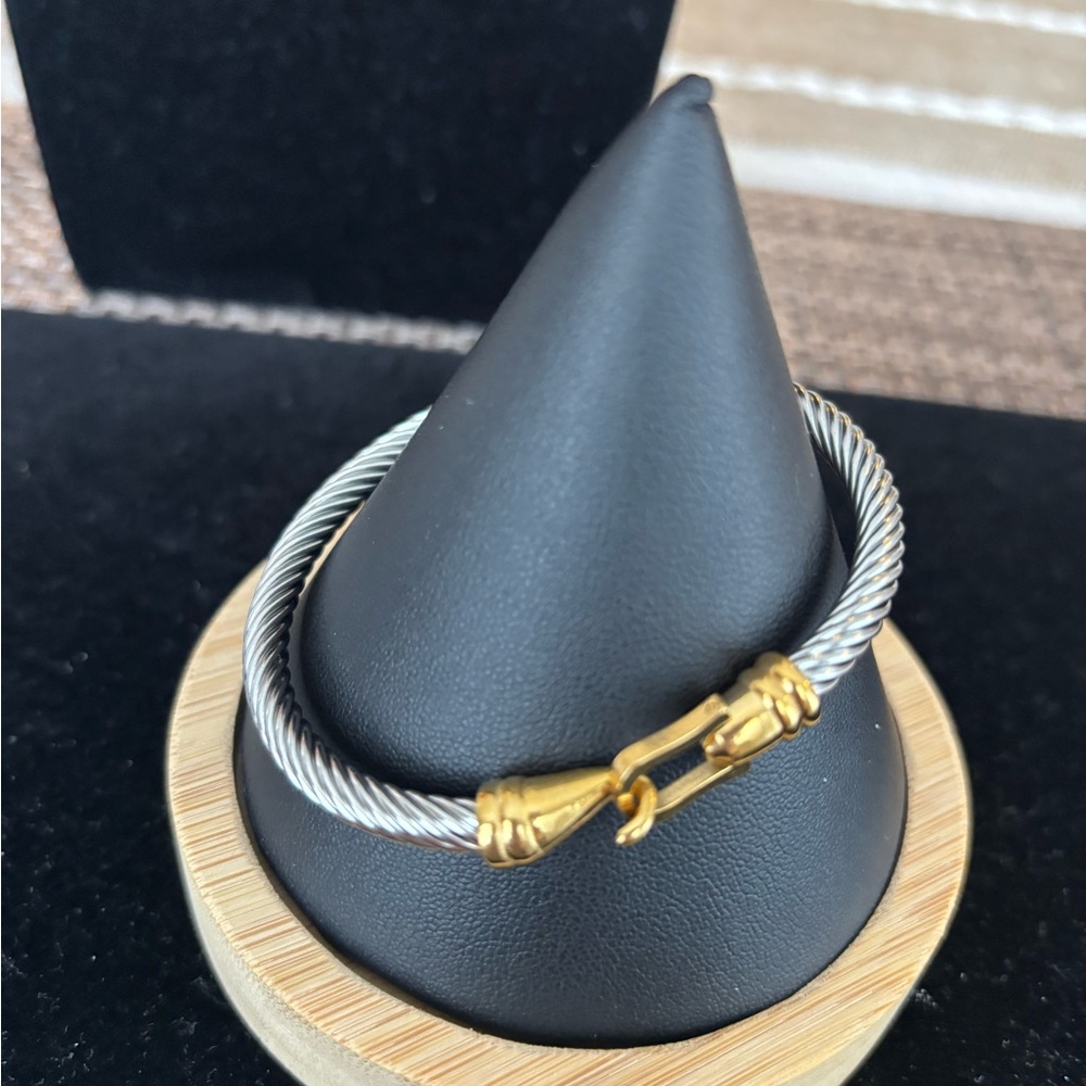 18K Gold and Silver Cable Bracelet